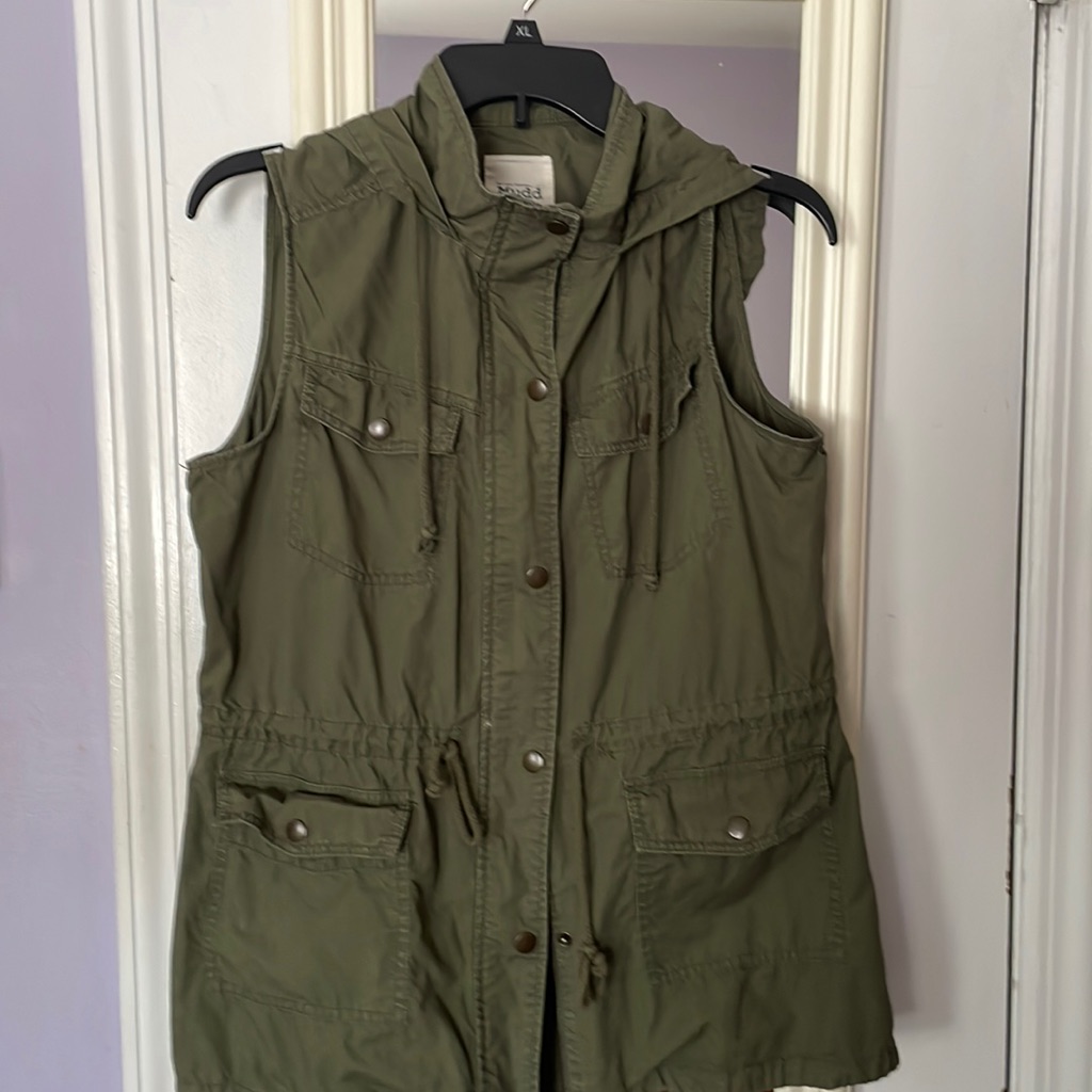 Mudd Vest Euc